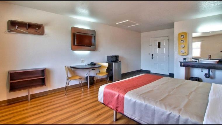 Coastal Valley Inn - Monterey Кастровилл Номер фото